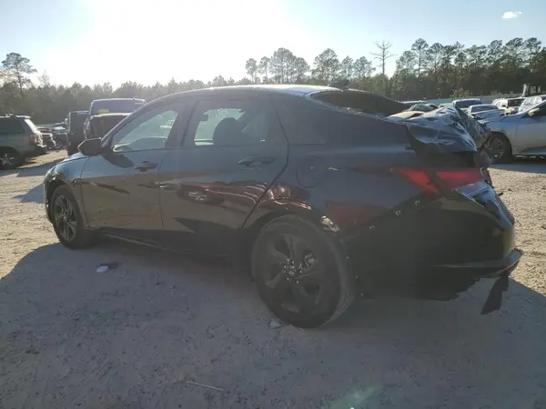 KMHLM4AG1PU462697 2023 HYUNDAI ELANTRA - Image 2