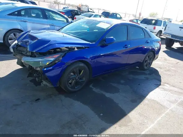 KMHLM4AG1PU467298 2023 HYUNDAI ELANTRA - Image 2