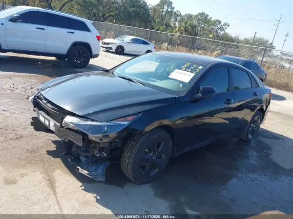 KMHLM4AG1PU525071 2023 HYUNDAI ELANTRA - Image 2