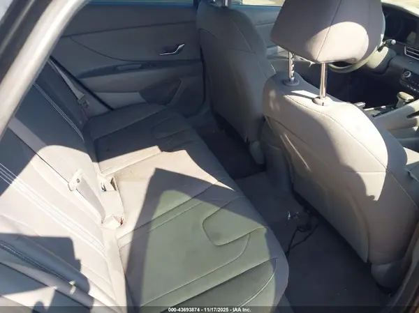 KMHLM4AG1PU525071 2023 HYUNDAI ELANTRA - Image 8