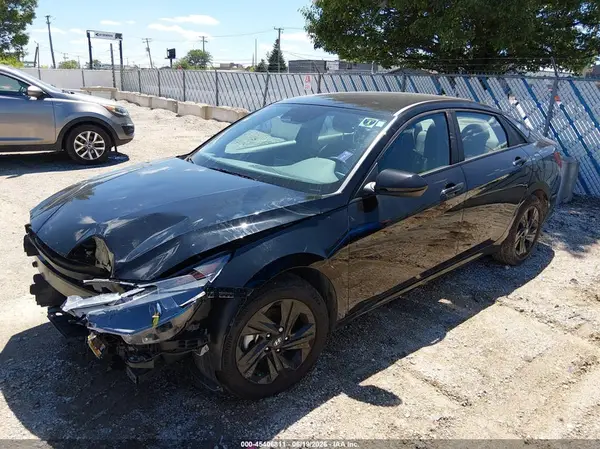 KMHLM4AG1PU545529 2023 HYUNDAI ELANTRA - Image 2