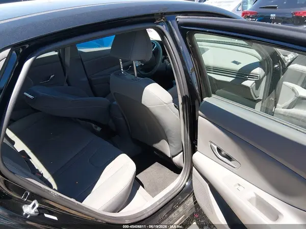 KMHLM4AG1PU545529 2023 HYUNDAI ELANTRA - Image 8