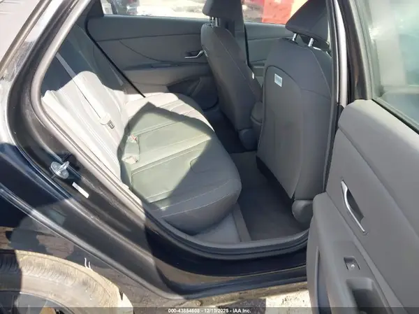 KMHLM4AG1PU547541 2023 HYUNDAI ELANTRA - Image 8