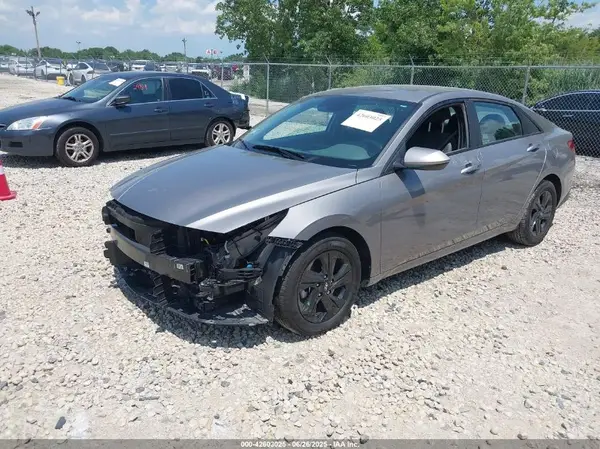 KMHLM4AG1PU552562 2023 HYUNDAI ELANTRA - Image 2
