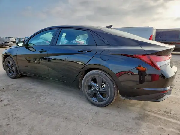 KMHLM4AG1PU563190 2023 HYUNDAI ELANTRA - Image 2