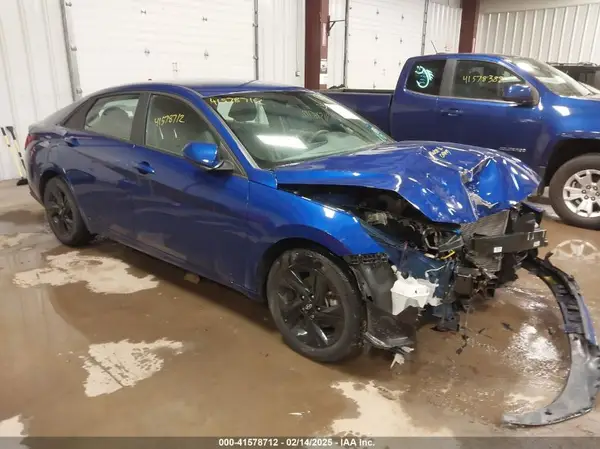 KMHLM4AG1PU568132 2023 HYUNDAI ELANTRA - Image 1