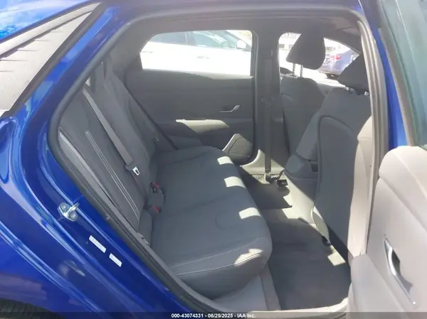 KMHLM4AG1PU586131 2023 HYUNDAI ELANTRA - Image 8