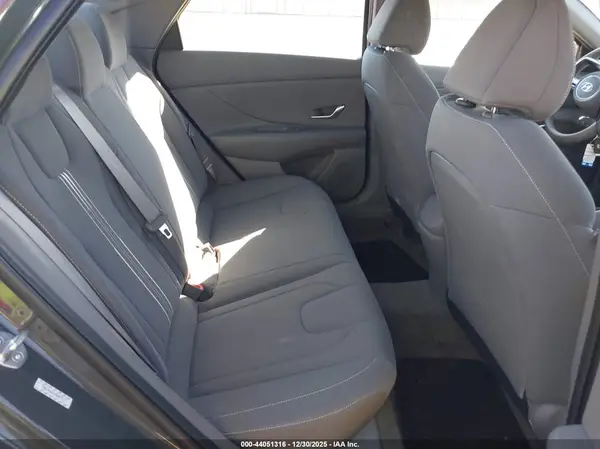KMHLM4AG1PU587117 2023 HYUNDAI ELANTRA - Image 8