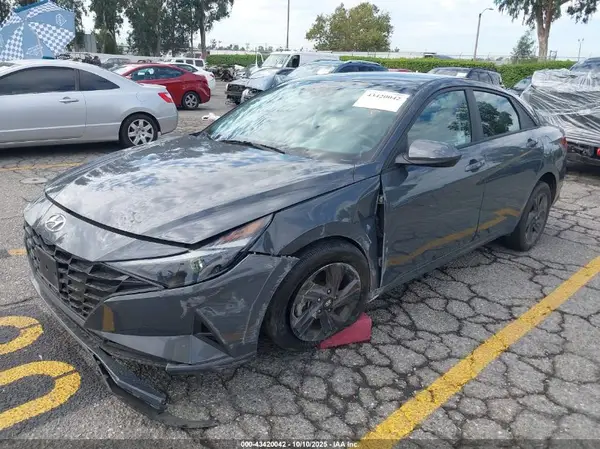 KMHLM4AG1PU600528 2023 HYUNDAI ELANTRA - Image 2