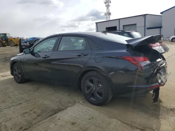 KMHLM4AG1PU600769 2023 HYUNDAI ELANTRA - Image 2