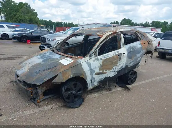 KMHLM4AG1PU606040 2023 HYUNDAI ELANTRA - Image 2