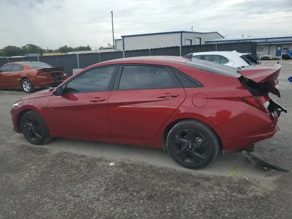KMHLM4AG1PU606975 2023 HYUNDAI ELANTRA - Image 2