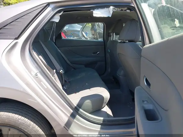 KMHLM4AG1PU623453 2023 HYUNDAI ELANTRA - Image 8
