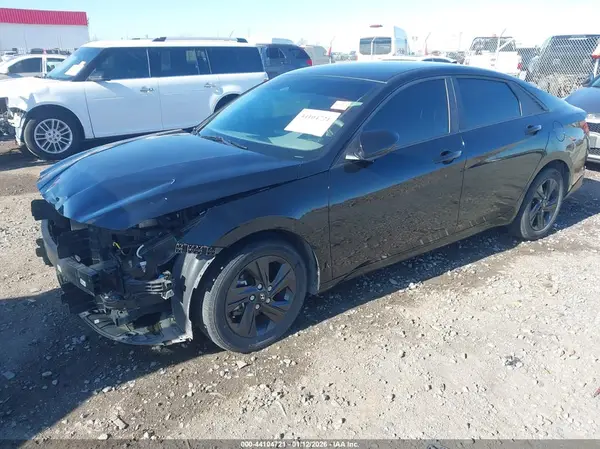 KMHLM4AG1PU624781 2023 HYUNDAI ELANTRA - Image 2