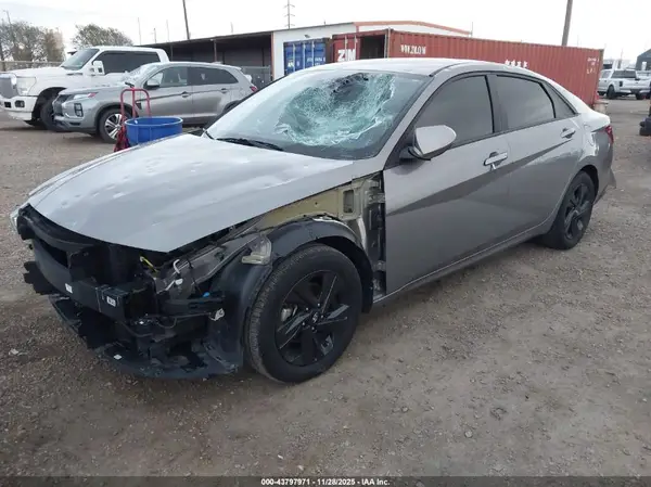 KMHLM4AG1PU626305 2023 HYUNDAI ELANTRA - Image 2
