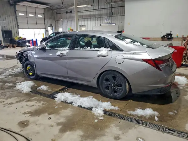 KMHLM4AG1PU627826 2023 HYUNDAI ELANTRA - Image 2