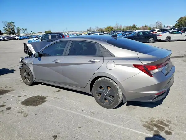KMHLM4AG1PU628099 2023 HYUNDAI ELANTRA - Image 2