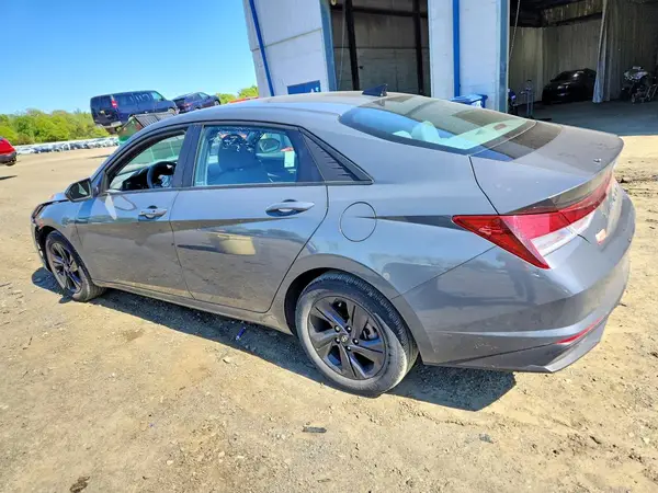 KMHLM4AG1PU633366 2023 HYUNDAI ELANTRA - Image 2