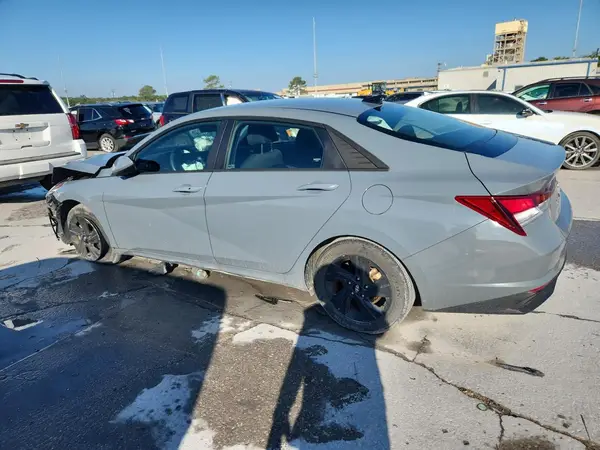 KMHLM4AG2MU069299 2021 HYUNDAI ELANTRA - Image 2