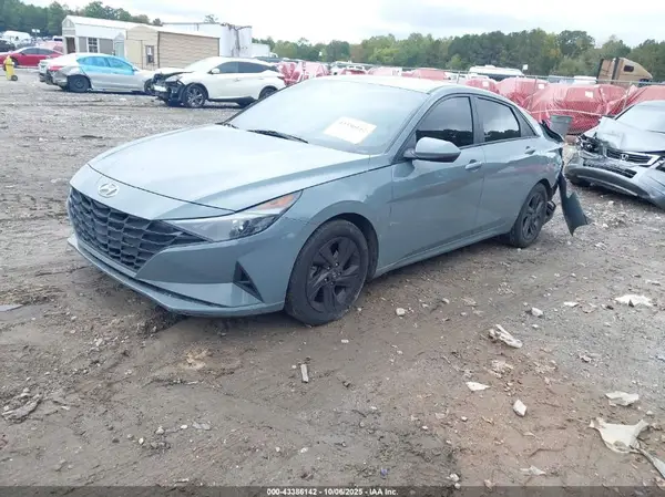KMHLM4AG2MU095918 2021 HYUNDAI ELANTRA - Image 2