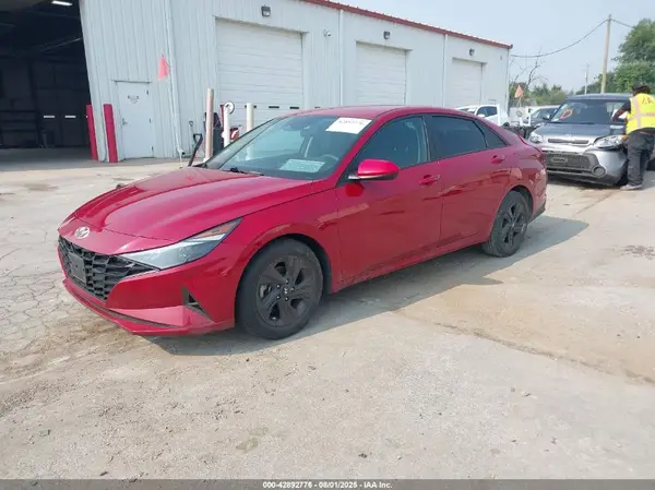KMHLM4AG2MU117660 2021 HYUNDAI ELANTRA - Image 2