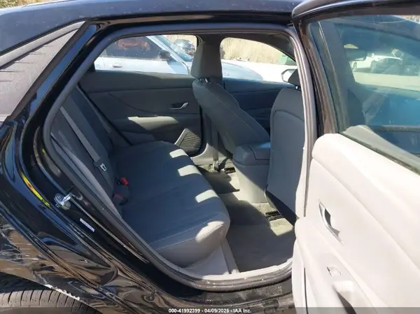 KMHLM4AG2MU139366 2021 HYUNDAI ELANTRA - Image 8