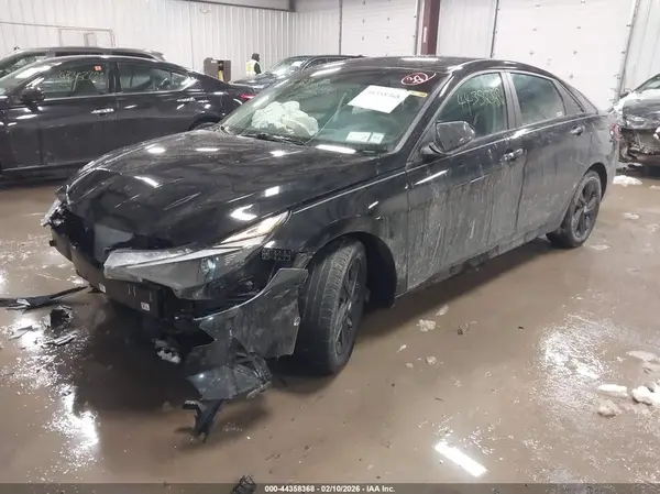 KMHLM4AG2MU147967 2021 HYUNDAI ELANTRA - Image 2