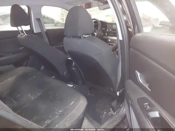 KMHLM4AG2MU147967 2021 HYUNDAI ELANTRA - Image 8