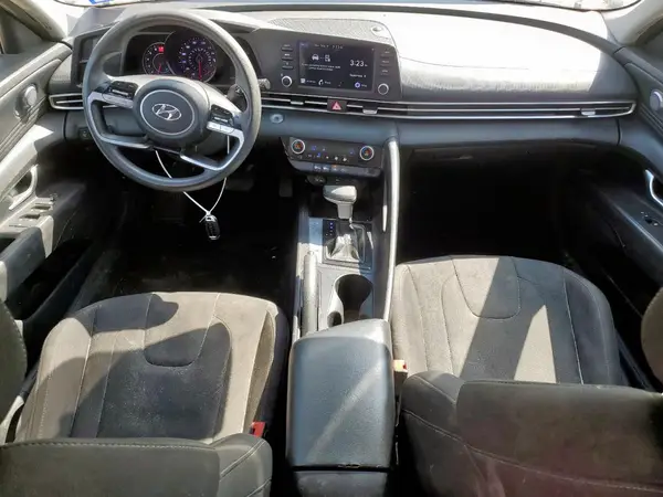KMHLM4AG2NU218327 2022 HYUNDAI ELANTRA - Image 8