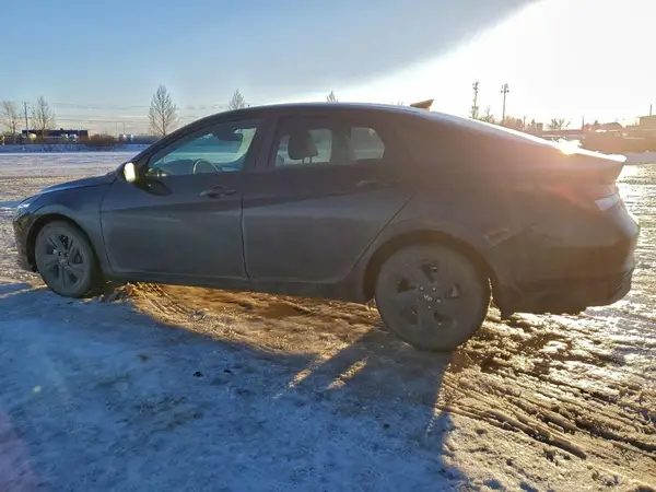 KMHLM4AG2NU226329 2022 HYUNDAI ELANTRA - Image 2