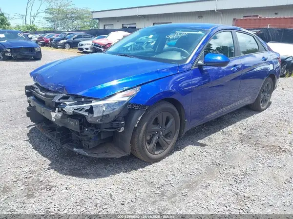 KMHLM4AG2NU241767 2022 HYUNDAI ELANTRA - Image 2