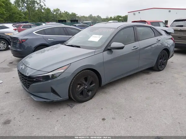 KMHLM4AG2NU246712 2022 HYUNDAI ELANTRA - Image 2