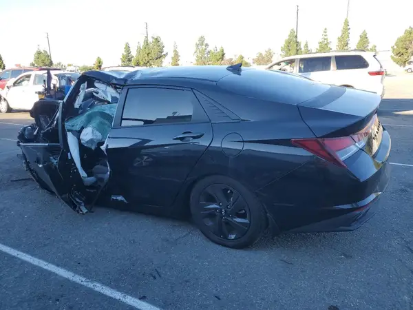 KMHLM4AG2NU259380 2022 HYUNDAI ELANTRA - Image 2