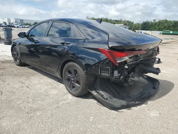KMHLM4AG2NU276051 2022 HYUNDAI ELANTRA - Image 2