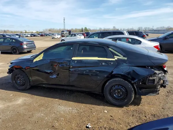 KMHLM4AG2NU276745 2022 HYUNDAI ELANTRA - Image 2
