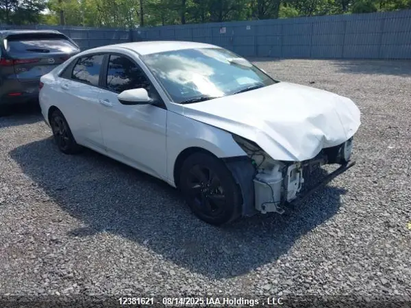 KMHLM4AG2NU285915 2022 HYUNDAI ELANTRA - Image 1