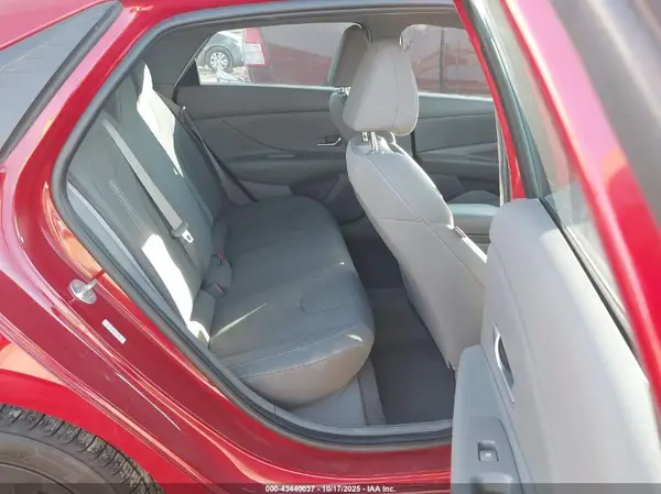 KMHLM4AG2NU294341 2022 HYUNDAI ELANTRA - Image 8