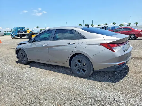 KMHLM4AG2NU297014 2022 HYUNDAI ELANTRA - Image 2