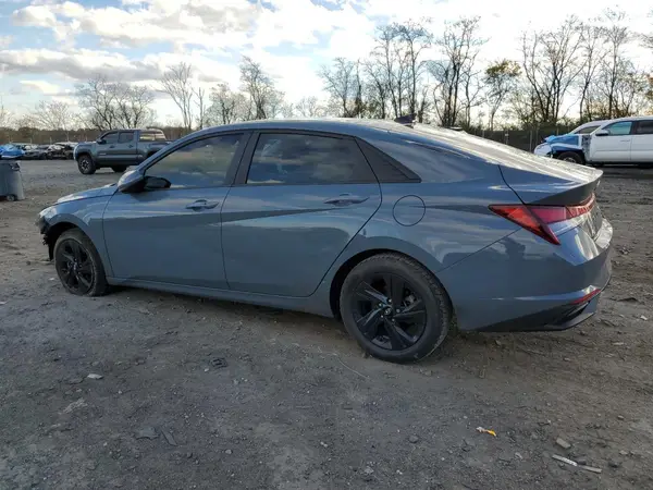 KMHLM4AG2NU306360 2022 HYUNDAI ELANTRA - Image 2