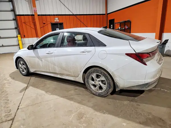 KMHLM4AG2NU307377 2022 HYUNDAI ELANTRA - Image 2