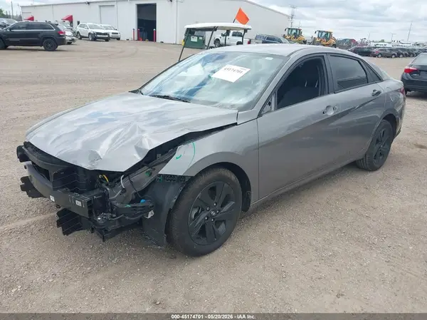 KMHLM4AG2NU310165 2022 HYUNDAI ELANTRA - Image 2
