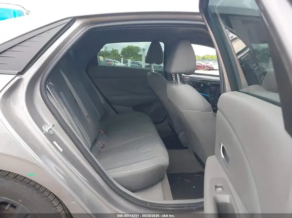 KMHLM4AG2NU310165 2022 HYUNDAI ELANTRA - Image 8