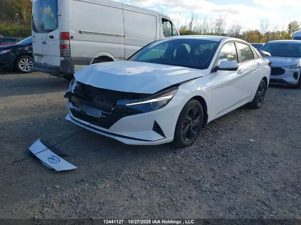 KMHLM4AG2NU316645 2022 HYUNDAI ELANTRA - Image 2