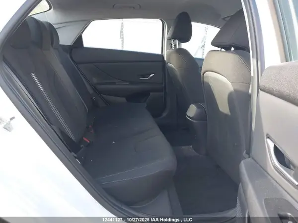 KMHLM4AG2NU316645 2022 HYUNDAI ELANTRA - Image 8