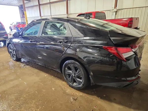 KMHLM4AG2NU318248 2022 HYUNDAI ELANTRA - Image 2