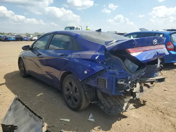 KMHLM4AG2NU320324 2022 HYUNDAI ELANTRA - Image 2