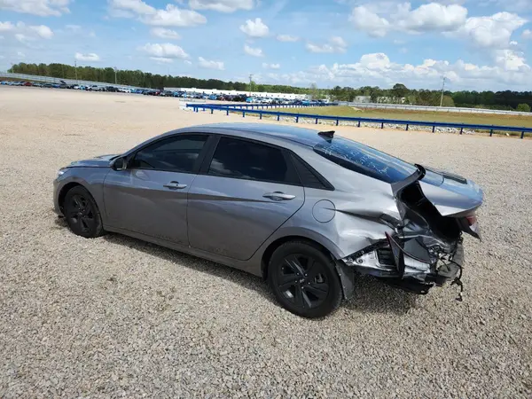 KMHLM4AG2NU330268 2022 HYUNDAI ELANTRA - Image 2
