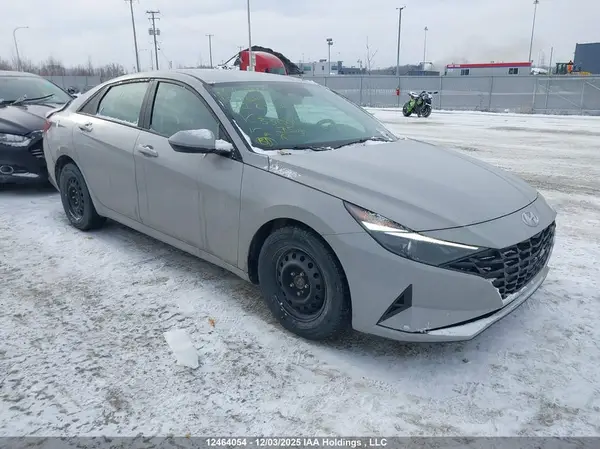 KMHLM4AG2NU330867 2022 HYUNDAI ELANTRA - Image 1