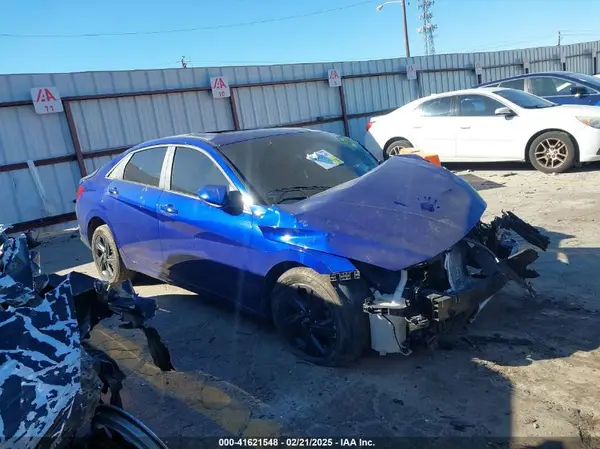 KMHLM4AG2NU339133 2022 HYUNDAI ELANTRA - Image 1