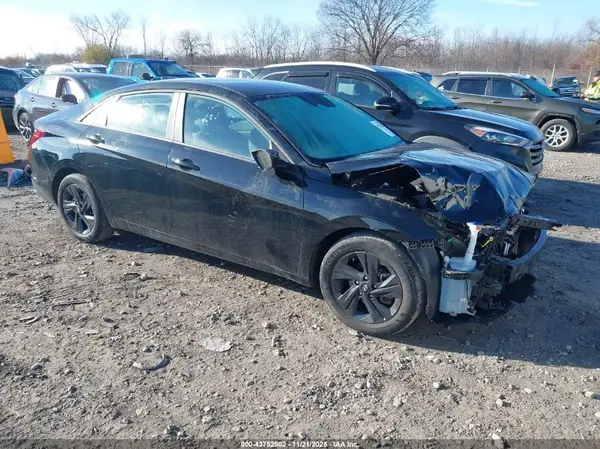 KMHLM4AG2NU352416 2022 HYUNDAI ELANTRA - Image 1